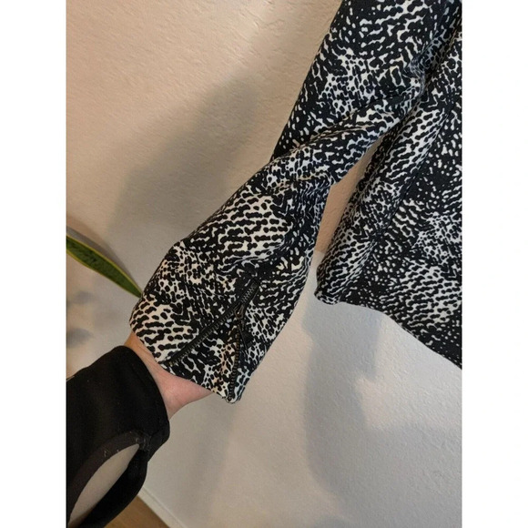 Grace Elements Black White Animal Print Collared Zipper Jacket Size 10 - Picture 3 of 7